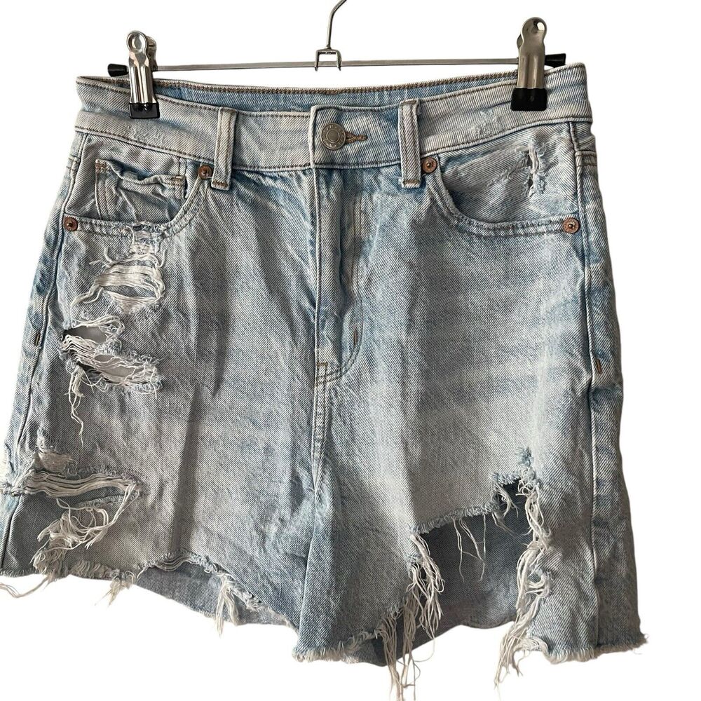 American Eagle 0 Baggy Mom Shorts Light Blue Denim High Rise Raw Hem - Picture 5 of 11